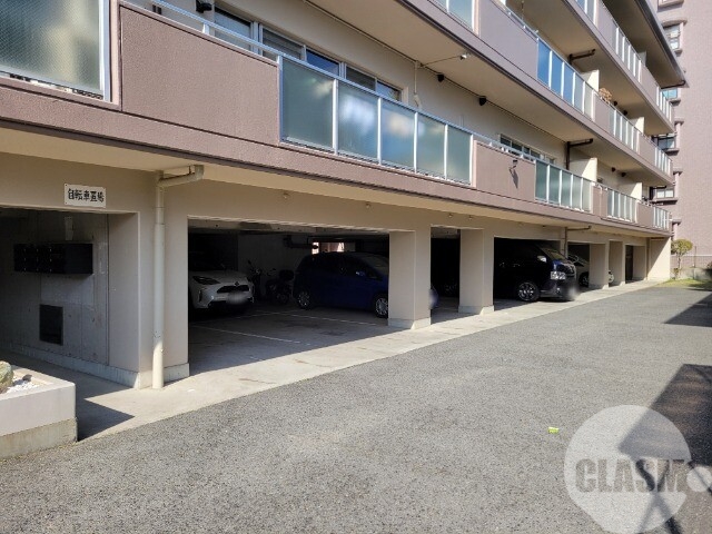 駐車場　敷地内駐車場