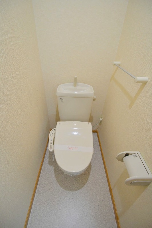 トイレ　お問合せはシティホーム海田センター　082-821-2227