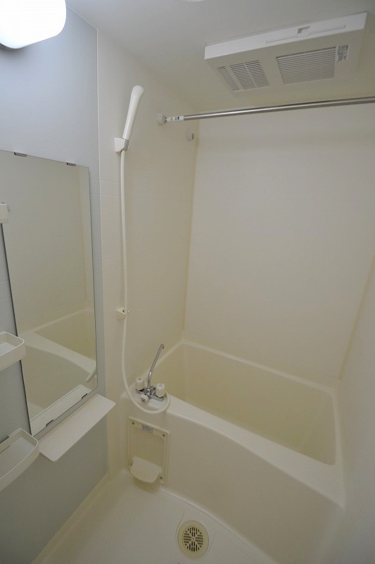 バス・シャワールーム　お問合せはシティホーム海田センター　082-821-2227