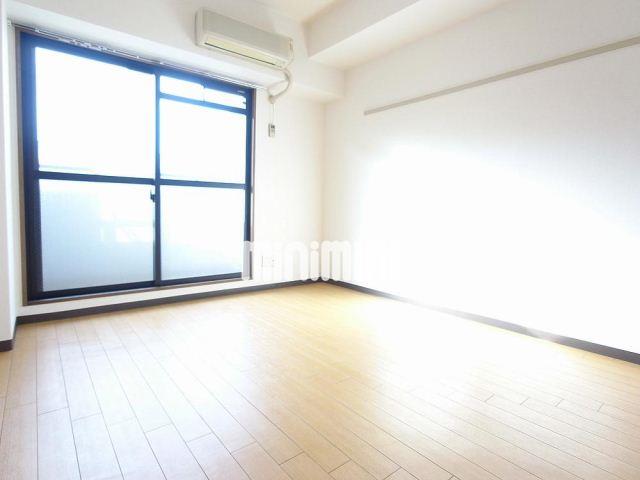 居室・リビング　南向きの日当りの良いお部屋です☆