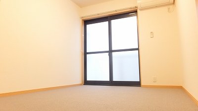 居室・リビング　ゆったりとした居間です