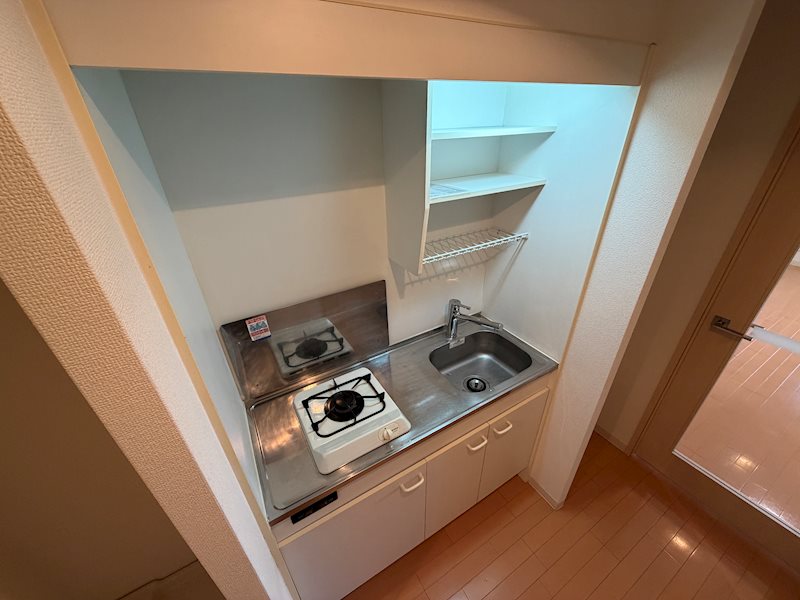 キッチン　【参考写真】同間取りの、別部屋写真です。