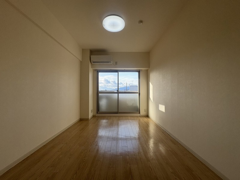 居室・リビング　※写真は403号室