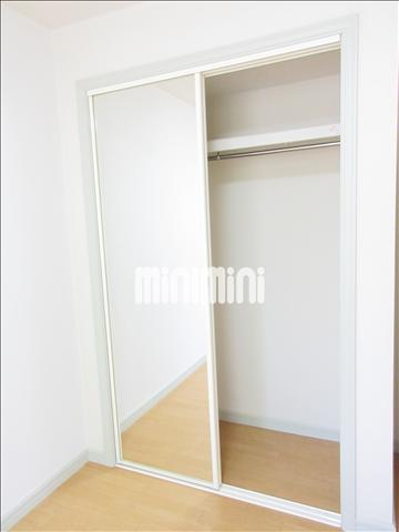 収納　鏡付き収納