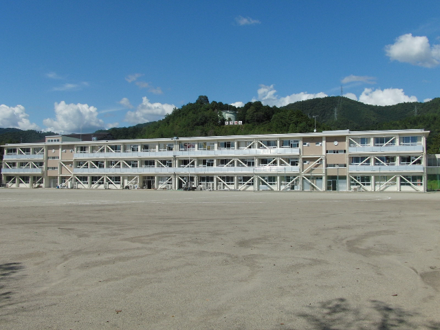 中学校　関市立武芸川中学校（中学校）まで2617m