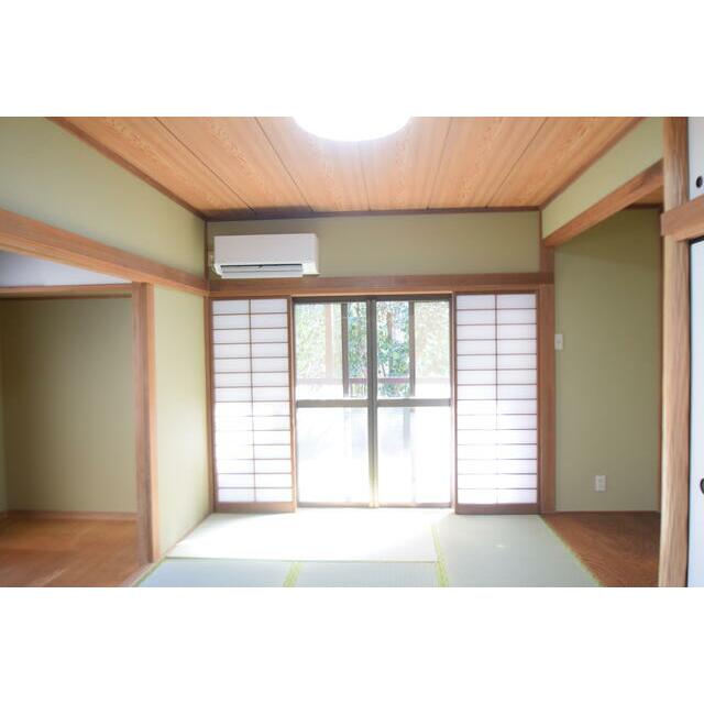 居室・リビング　２階和室