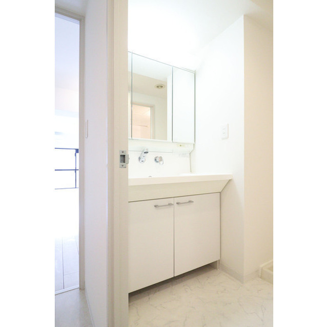 洗面設備　コンパクトで使いやすい洗面所