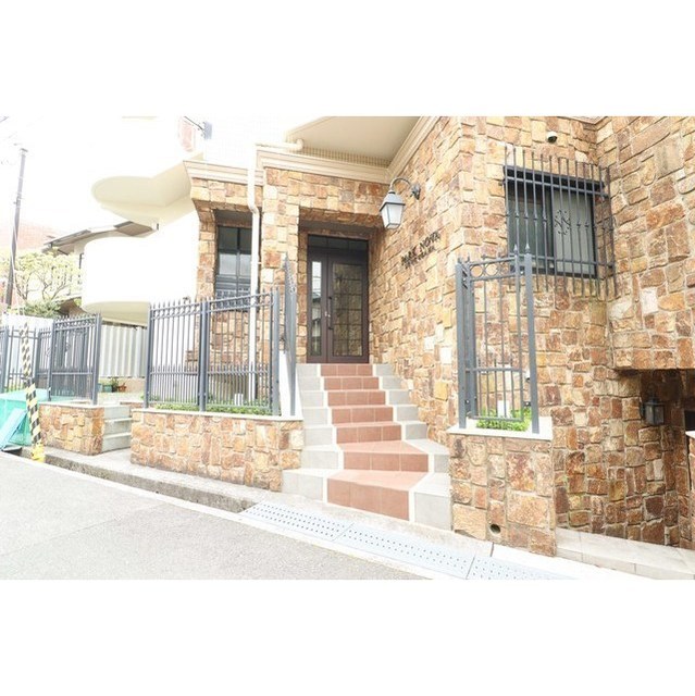 エントランス　建物の内部です