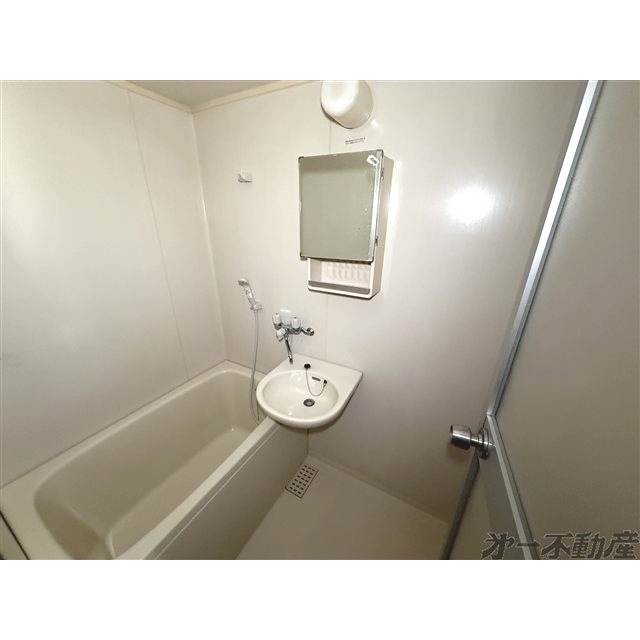 バス・シャワールーム　バスルーム