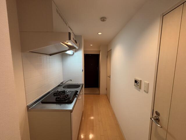 キッチン　※同物件・反転タイプの写真です。