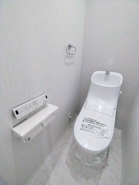 トイレ　★うれしい温水洗浄便座のトイレです★