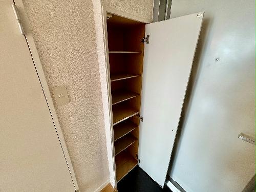 玄関　設備・仕様は号室により異なる為、現状を優先いたします。