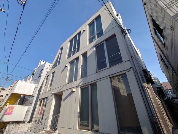 スーパー　まいばすけっと新宿百人町2丁目店（スーパー）まで414m