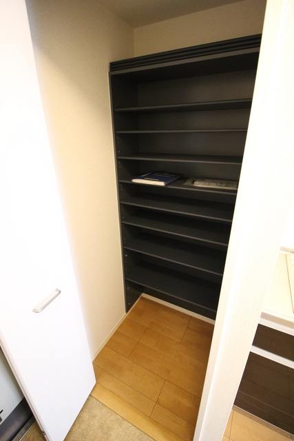 玄関　下駄箱付なので、玄関はいつでもスッキリ片付きますね☆