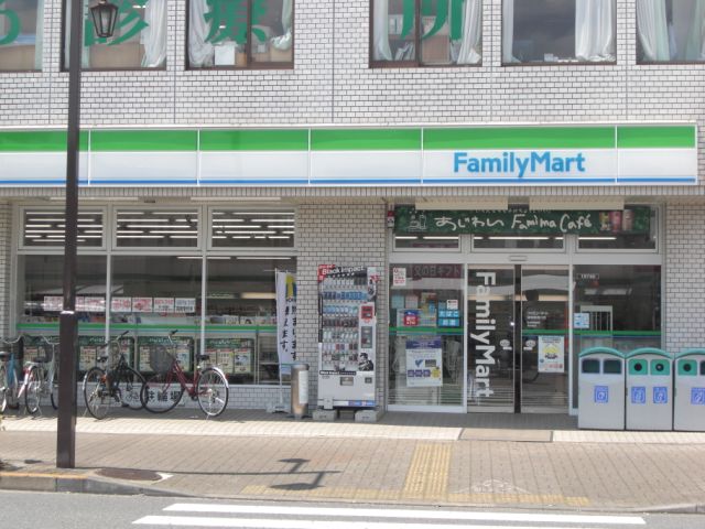 コンビニ　ファミリーマート（コンビニ）まで80m