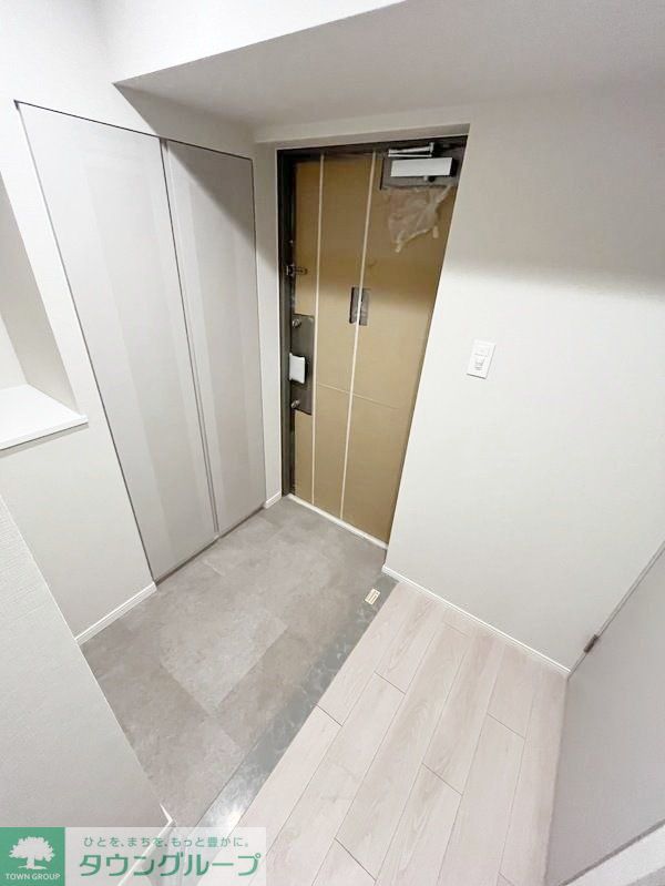 玄関　※偶数階と奇数階で色が異なります