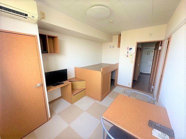 居室・リビング　「同タイプの部屋の写真です」「現況優先」