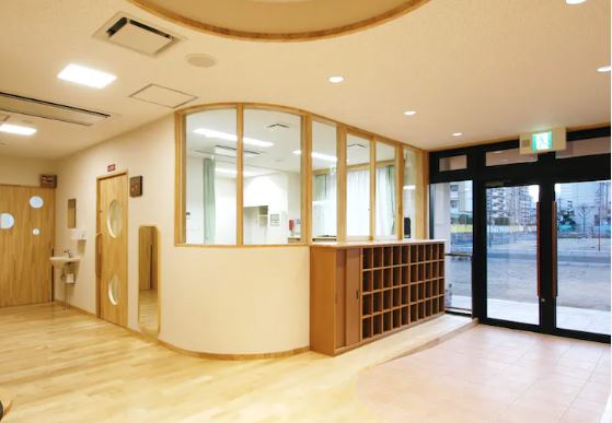 幼稚園・保育園　あすか保育所（幼稚園・保育園）まで376m