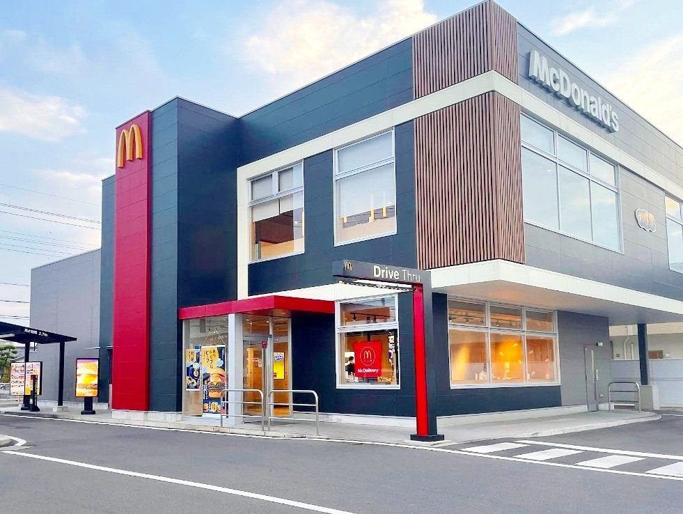 飲食店　マクドナルド春日部八丁目店（飲食店）まで360m