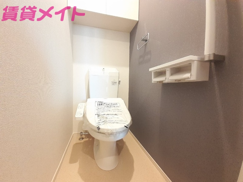 トイレ　同型参考写真です