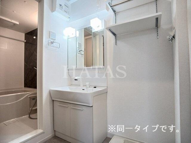 洗面設備　同型タイプの写真です