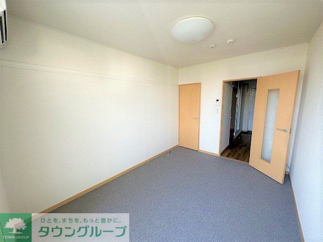 居室・リビング　3階タイプのお部屋です。