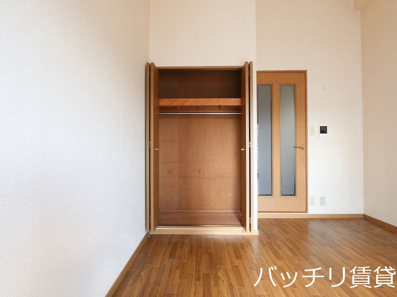 収納　別号室タイプの為、現状を優先致します。