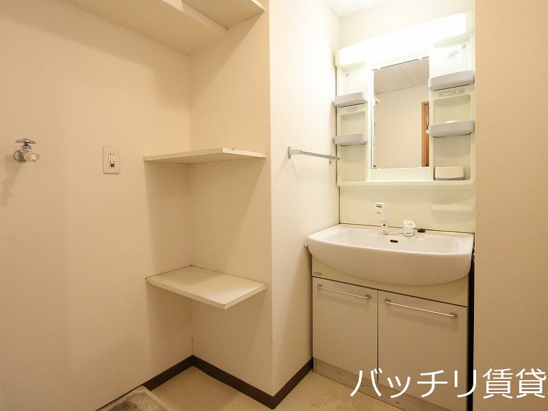 洗面設備　別号室イメージの為、現状を優先致します。