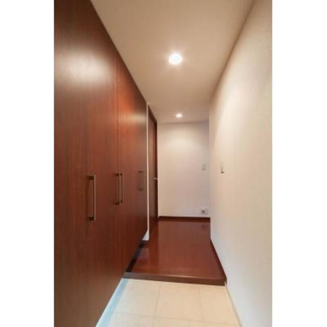 玄関　※写真は同タイプ住戸です。
