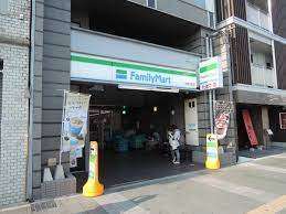 コンビニ　ファミリーマート京阪五条店（コンビニ）まで243m
