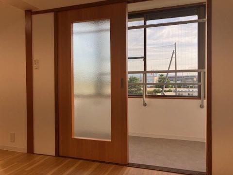 バルコニー　南面にはサンルーム完備です♪