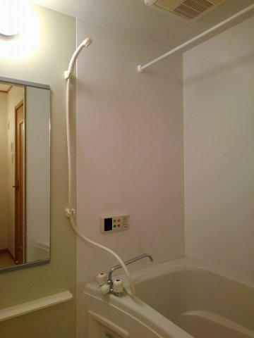 バス・シャワールーム　ゆったり過ごせるお風呂です