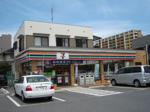コンビニ　セブンイレブン（コンビニ）まで2300m