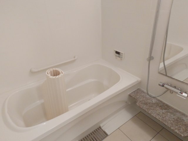 バス・シャワールーム　ゆったり過ごせるお風呂です