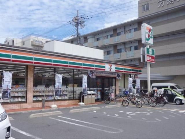 コンビニ　セブンイレブン大阪加美東4丁目店（コンビニ）まで110m