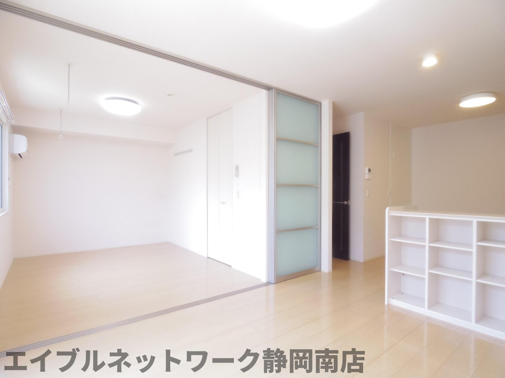 居室・リビング　ゆったり過ごせる居間です