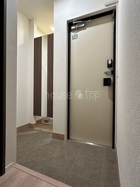 玄関　◆実際のお部屋の写真です♪