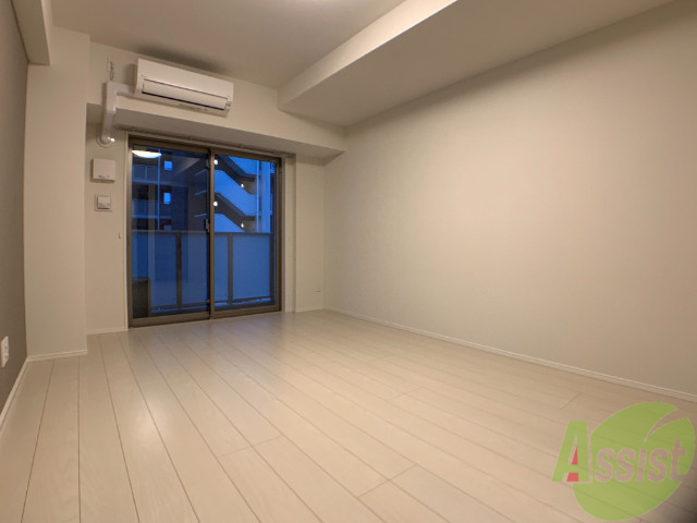 居室・リビング　８．５帖の洋室です。生活のメインとなる部屋ですね。