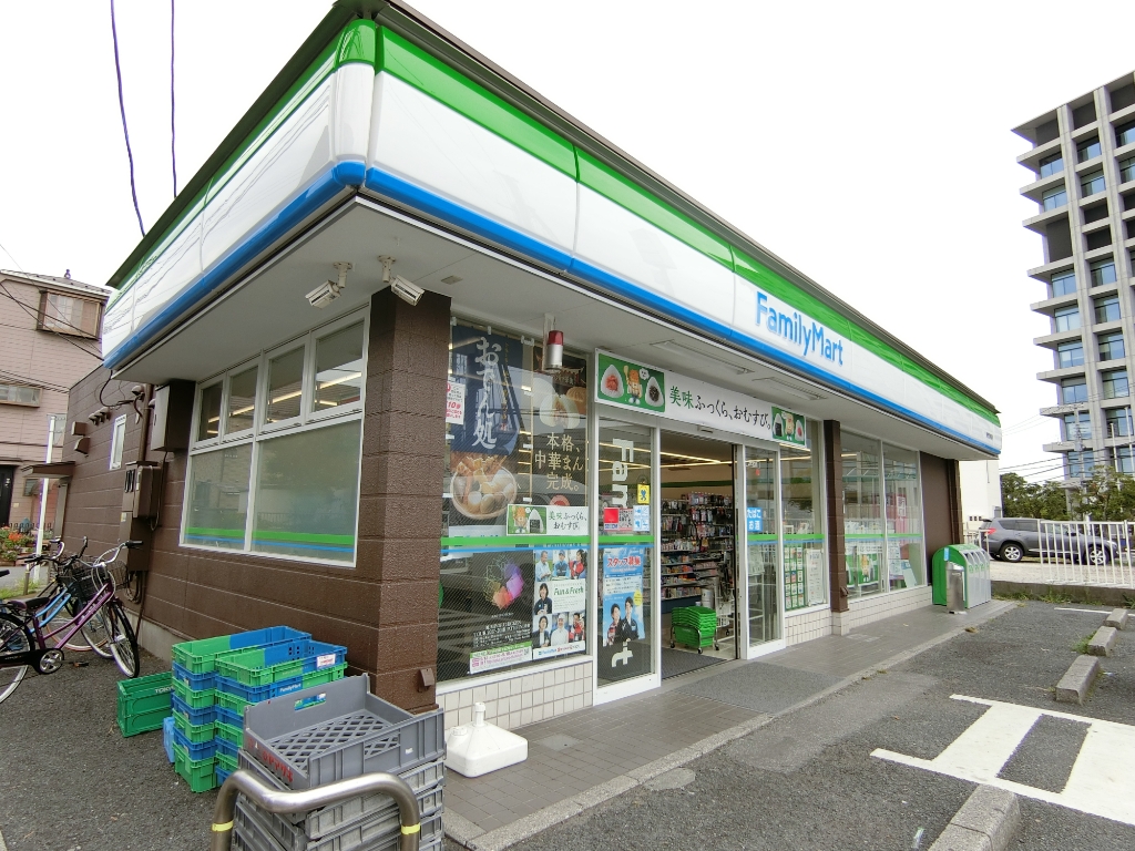 コンビニ　ファミリーマート 浦安海楽店（コンビニ）まで428m