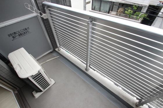 バルコニー　※掲載写真は同マンション別部屋参考写真となります。