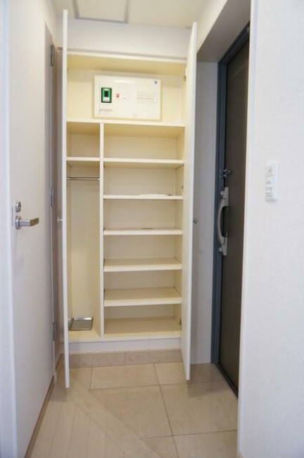 玄関　別部屋画像参照