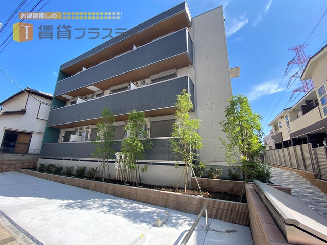 建物外観　ツートンカラーが目を惹くお洒落な外観です。