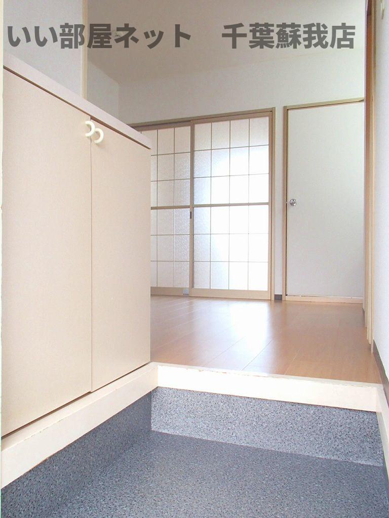 玄関　収納もある玄関です