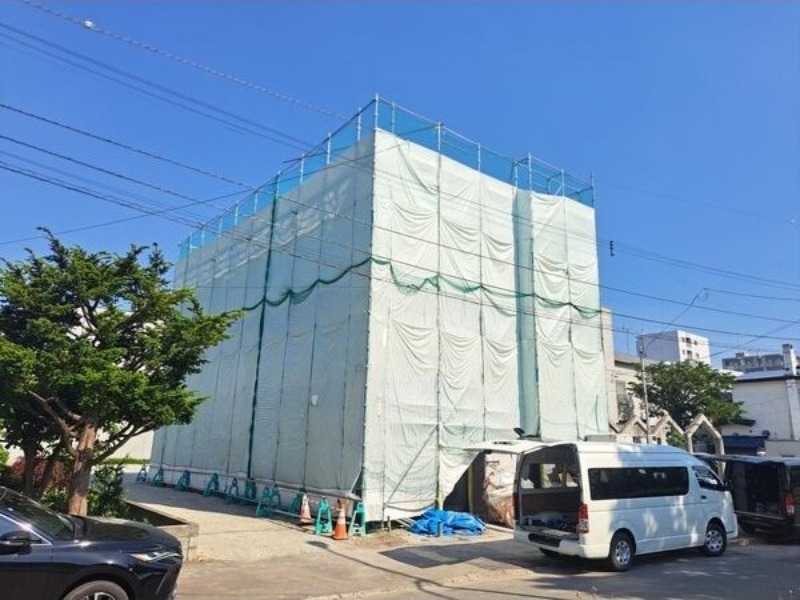 建物外観　建設中