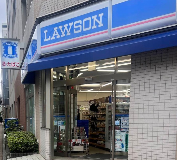 コンビニ　ローソン入船一丁目店（コンビニ）まで130m