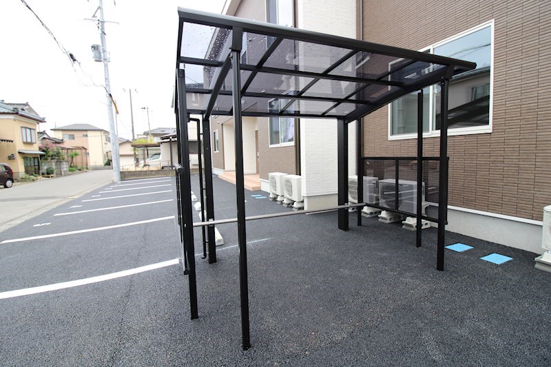 その他共有部分　屋根付き駐輪場
