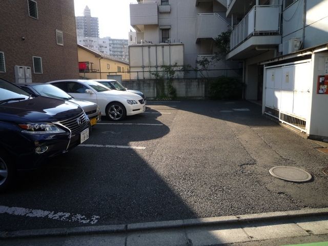 駐車場　駐車場