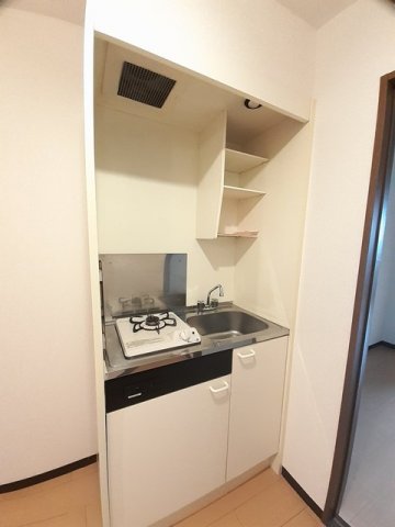 キッチン　コンパクトなキッチンで掃除もラクラク