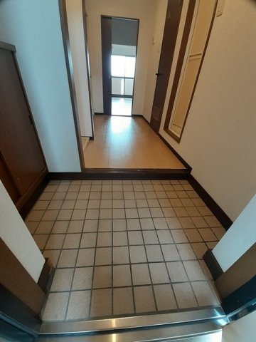 玄関　落ち着いた玄関です