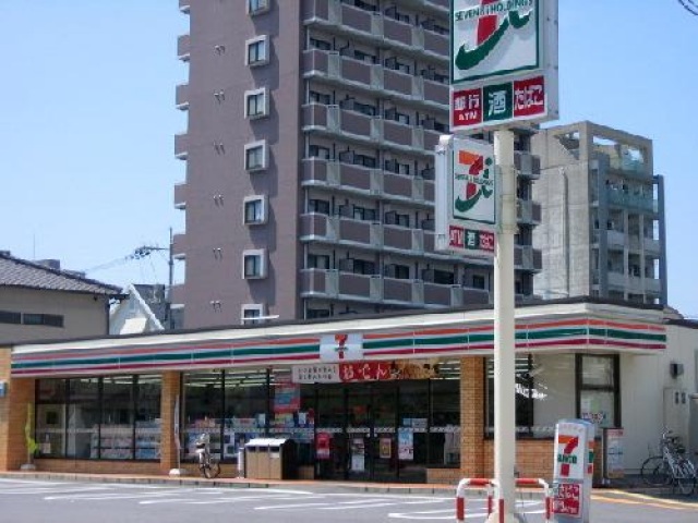 コンビニ　セブンイレブン広島五日市海老園店（コンビニ）まで304m